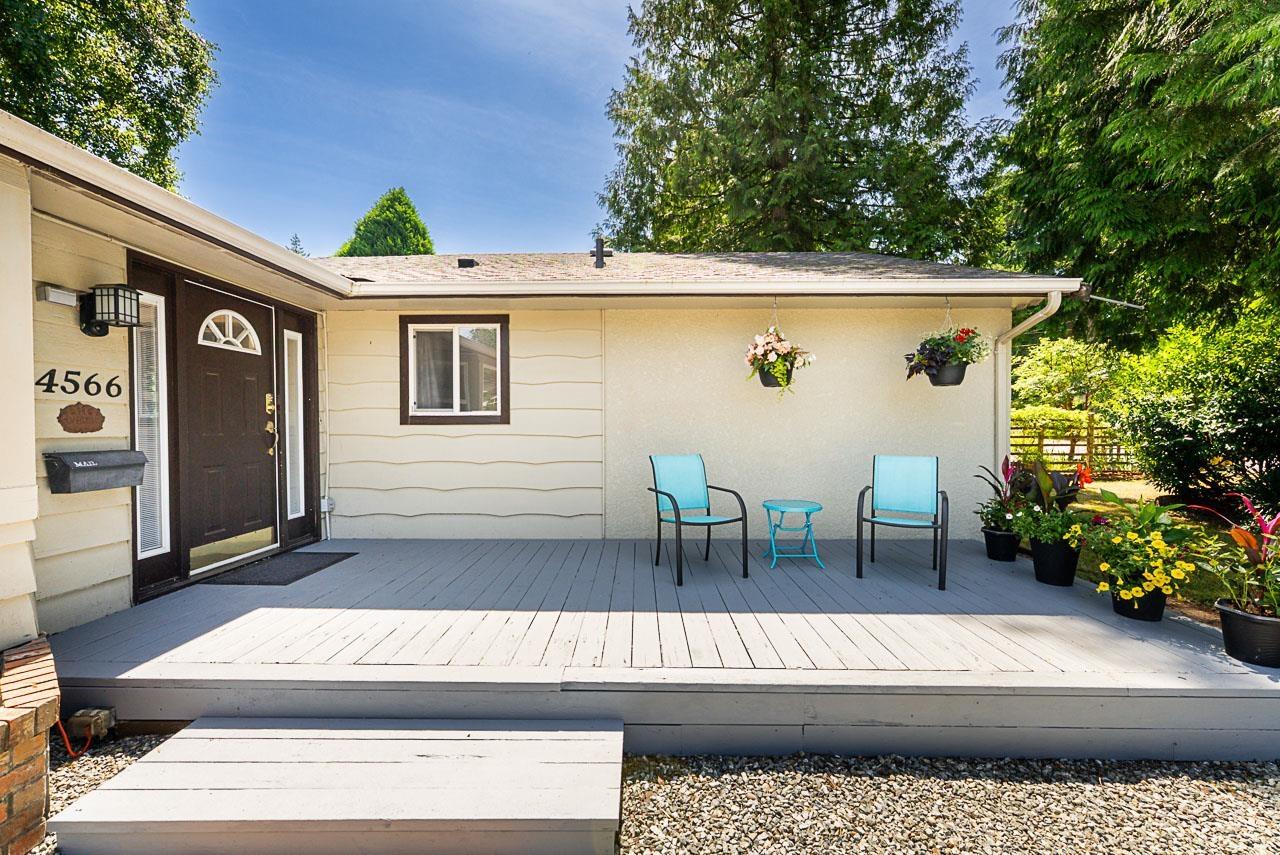 Photo 4 of 4566 206 A Street, Langley BC