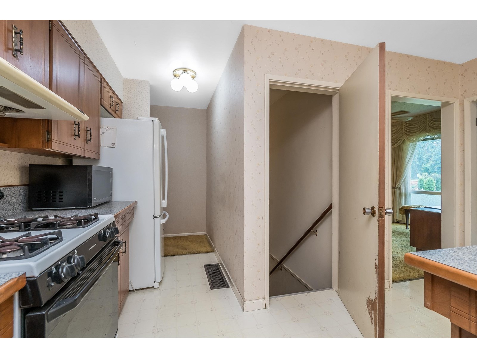 Photo 5 of 2084 Hollyberry Court, Abbotsford BC