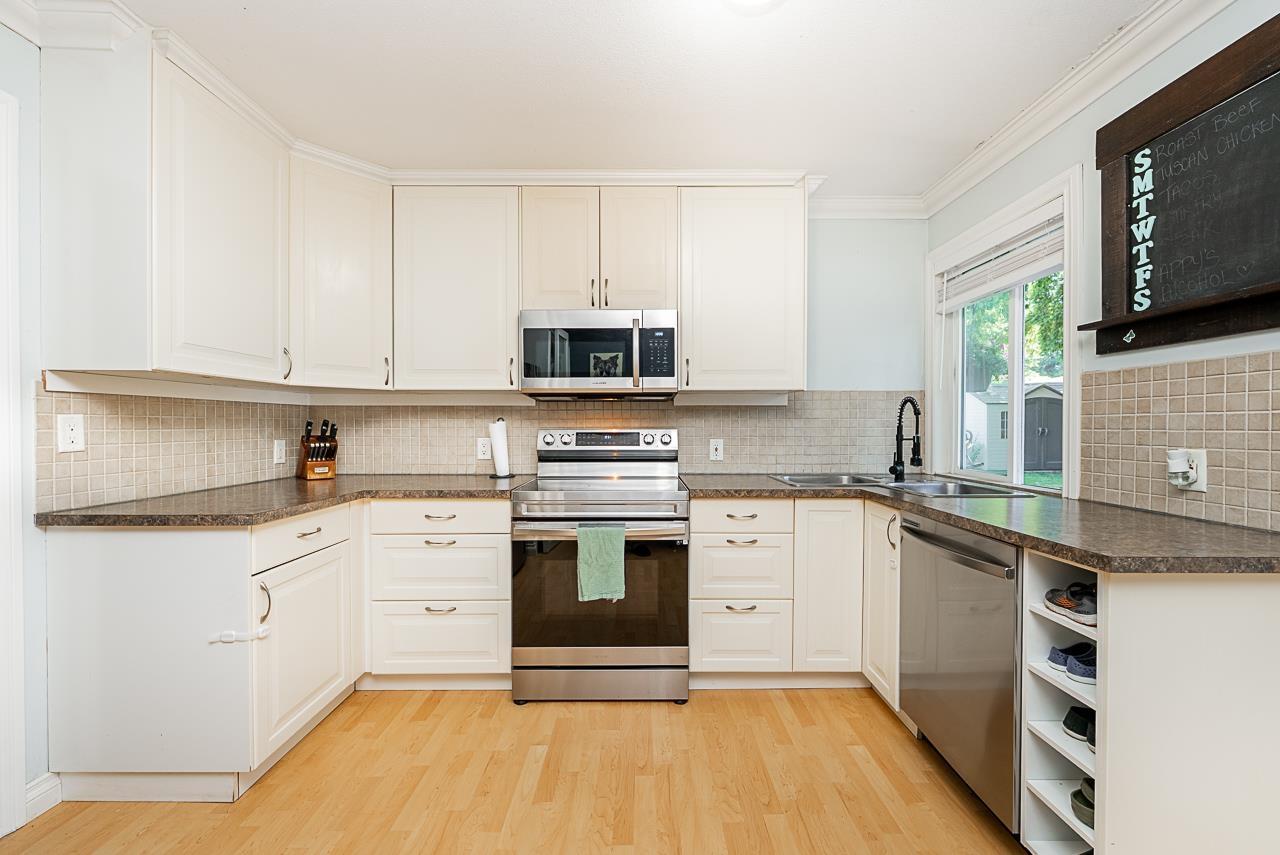 Photo 25 of 4566 206 A Street, Langley BC