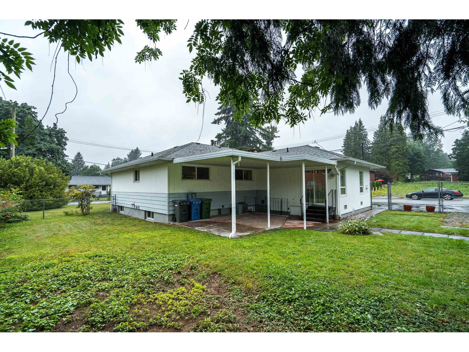 Photo 16 of 2084 Hollyberry Court, Abbotsford BC