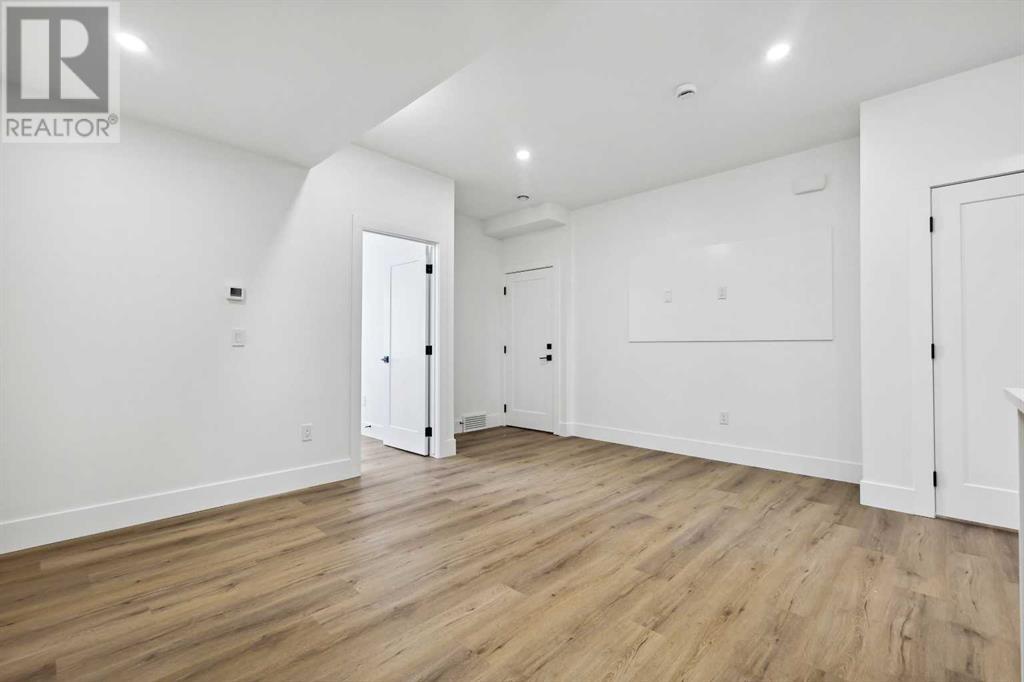 Photo 33 of 2212 33 Street Sw, Calgary AB