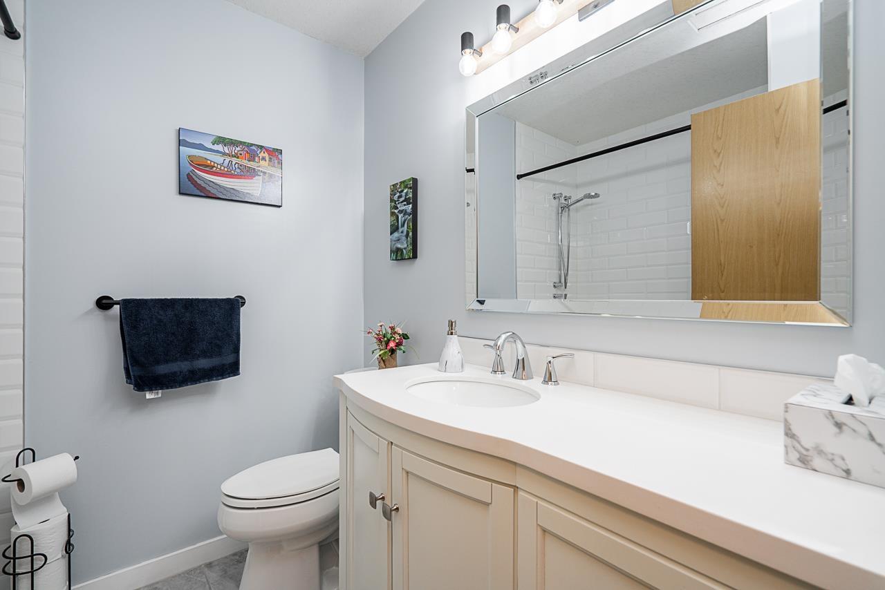 Photo 17 of 2697 273 A Street, Langley BC
