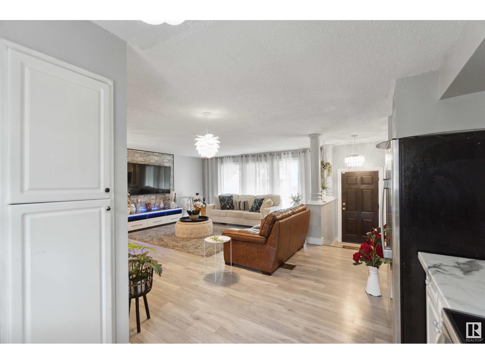Photo 11 of 11439 145 Av Nw, Edmonton AB
