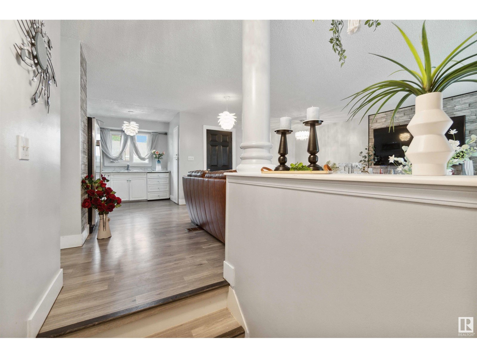 Photo 4 of 11439 145 Av Nw, Edmonton AB