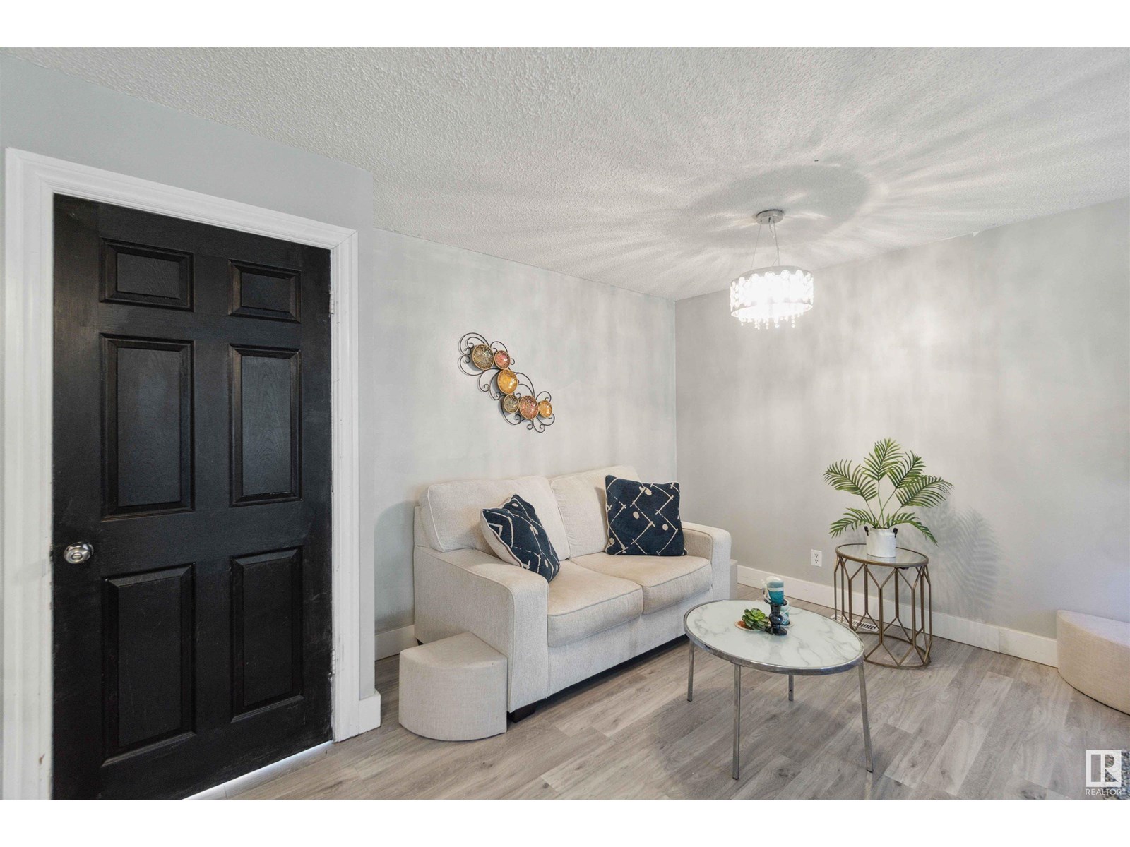Photo 10 of 11439 145 Av Nw, Edmonton AB