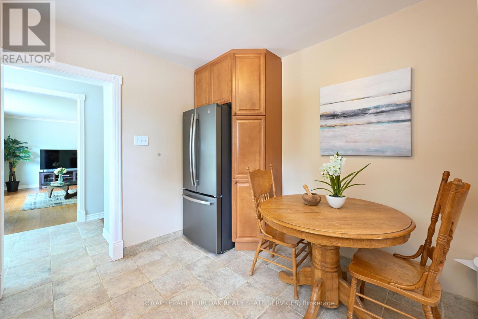 Photo 12 of 419 Hampton Heath Road, Burlington ON