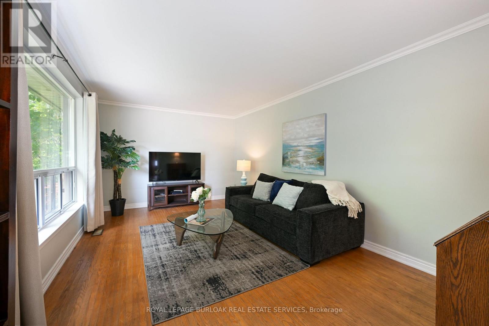 Photo 13 of 419 Hampton Heath Road, Burlington ON