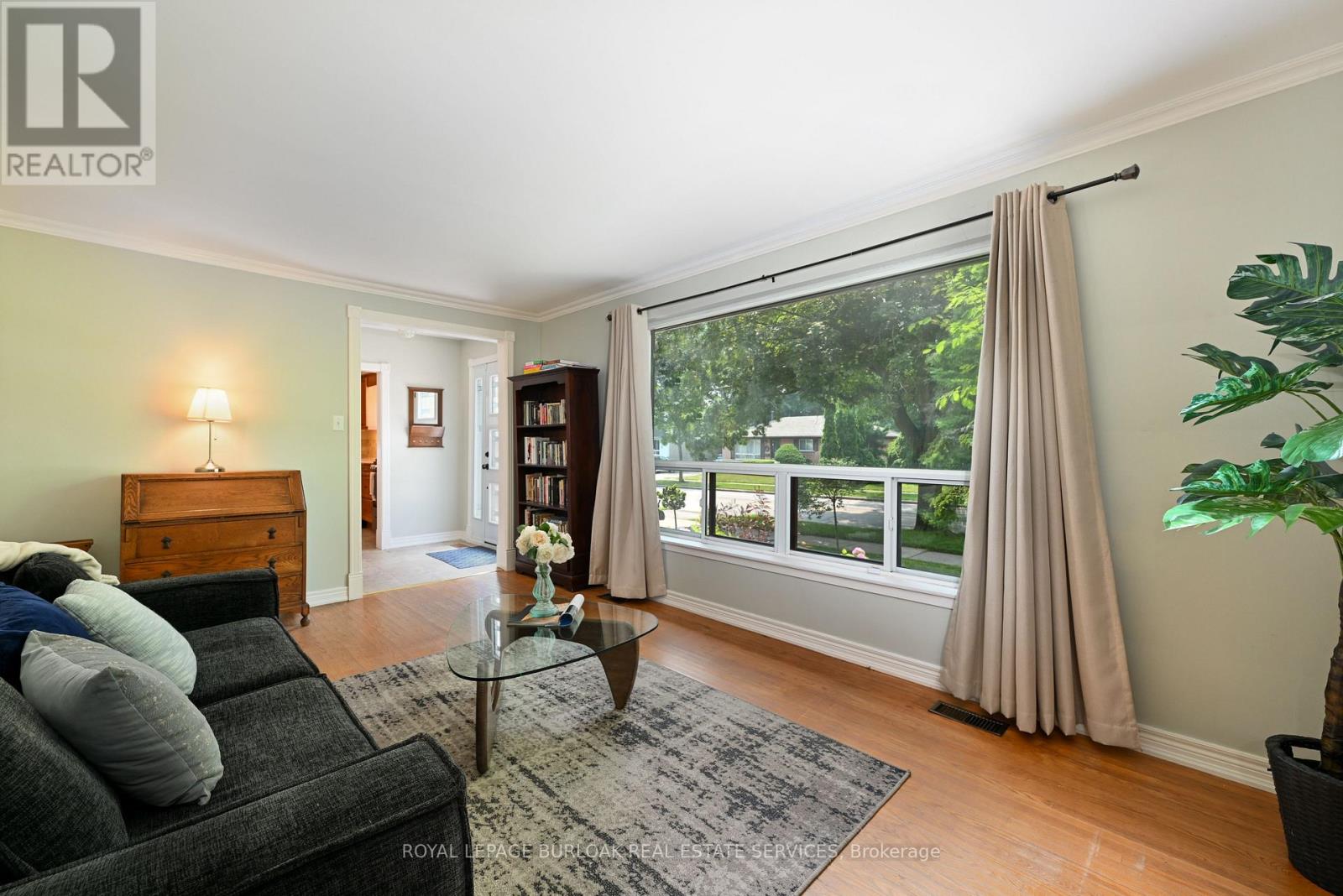 Photo 16 of 419 Hampton Heath Road, Burlington ON