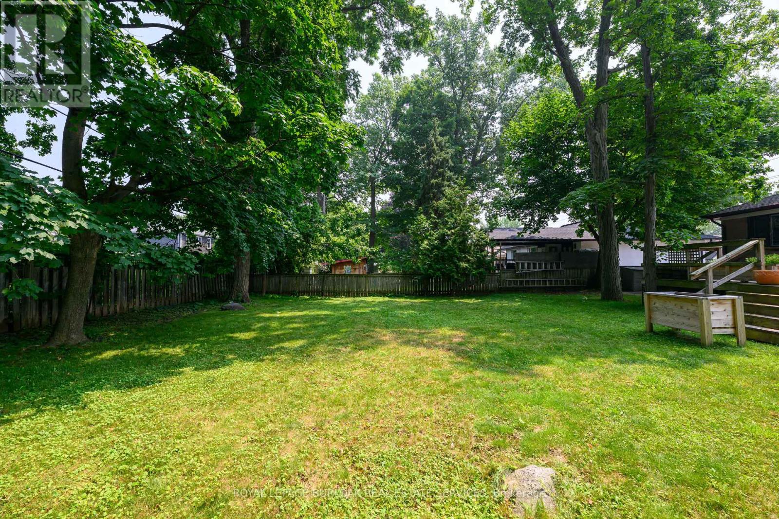 Photo 38 of 419 Hampton Heath Road, Burlington ON