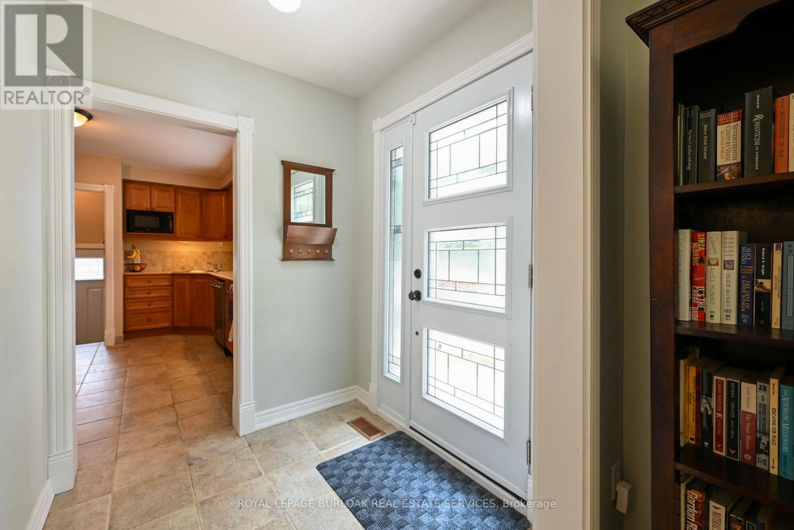 Photo 7 of 419 Hampton Heath Road, Burlington ON