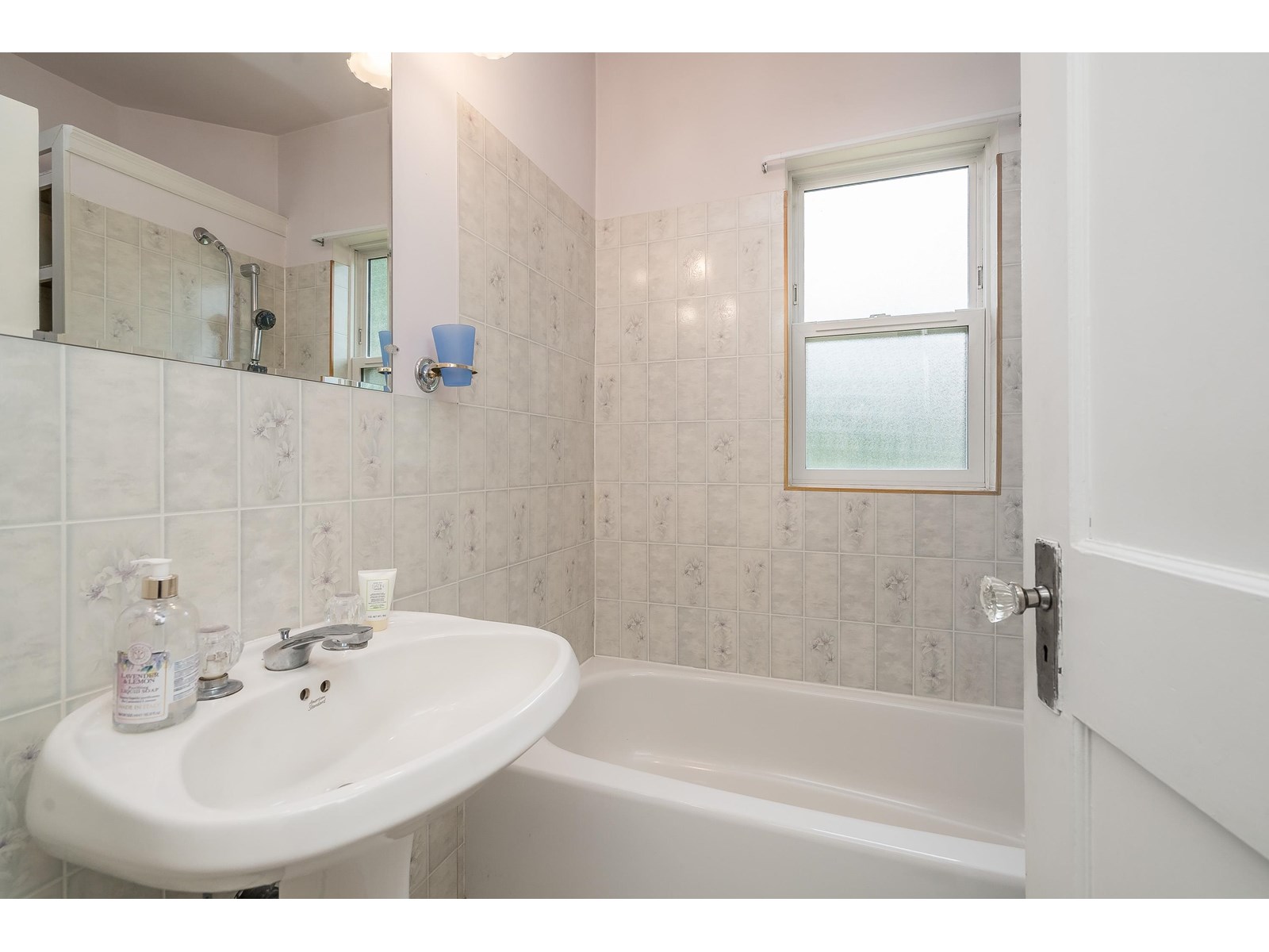Photo 6 of 33884 Mayfair Avenue, Abbotsford BC