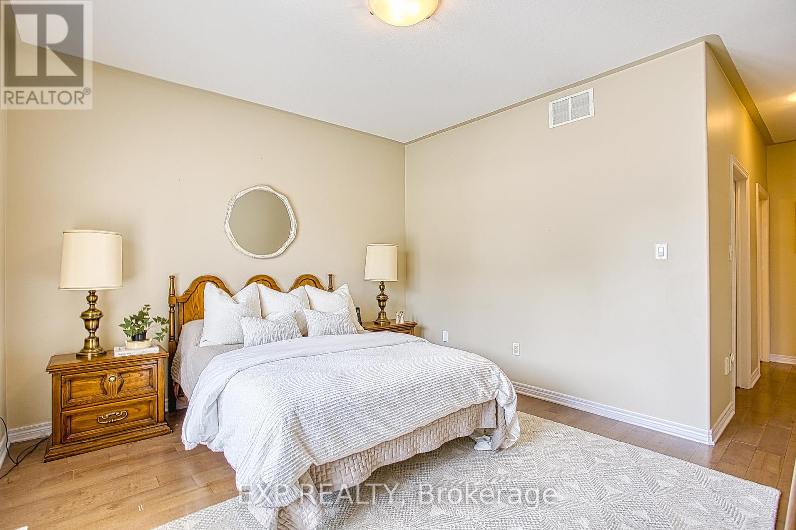Photo 19 of 2362 Walker Court, Niagara Falls ON