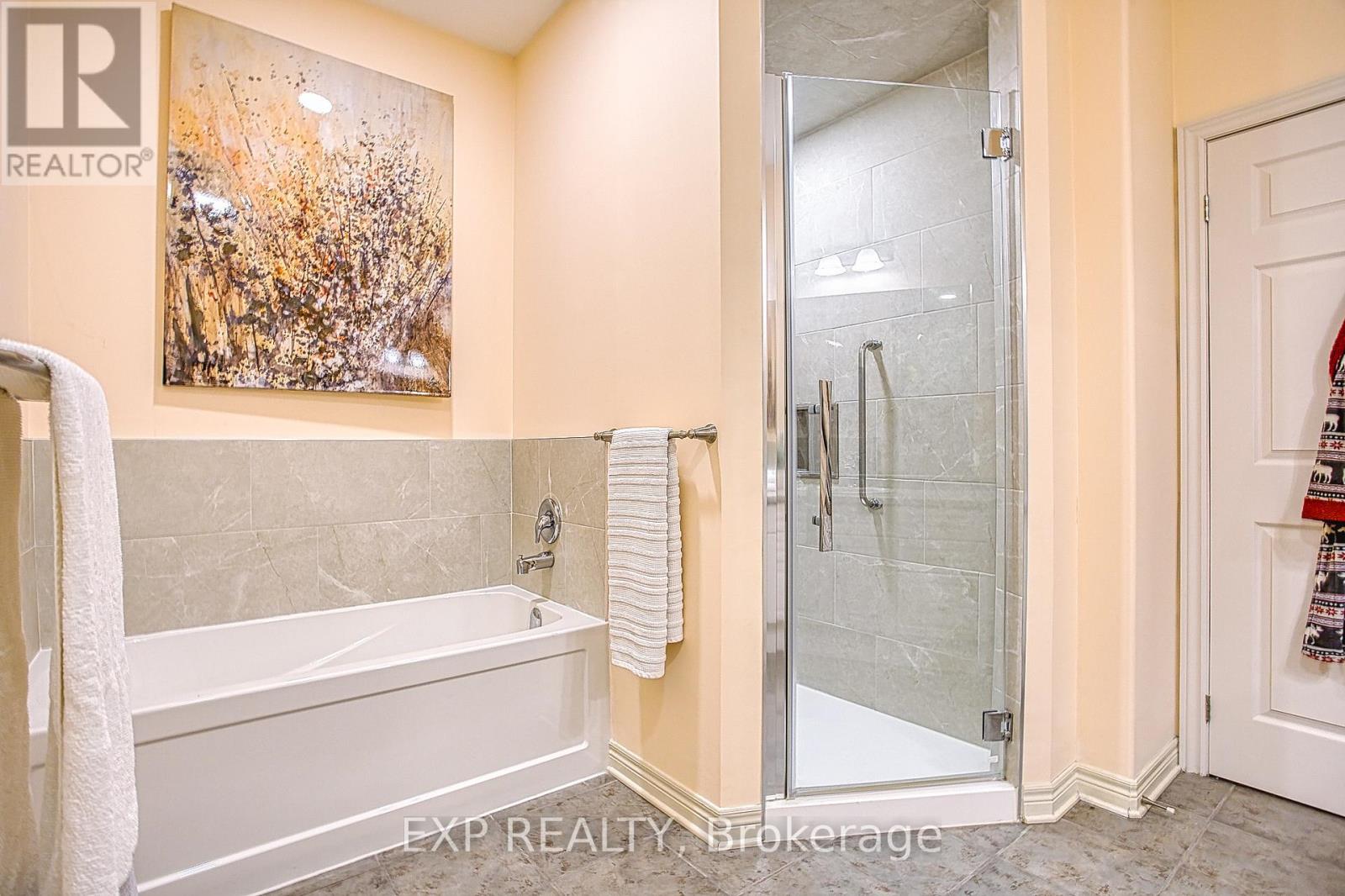 Photo 21 of 2362 Walker Court, Niagara Falls ON