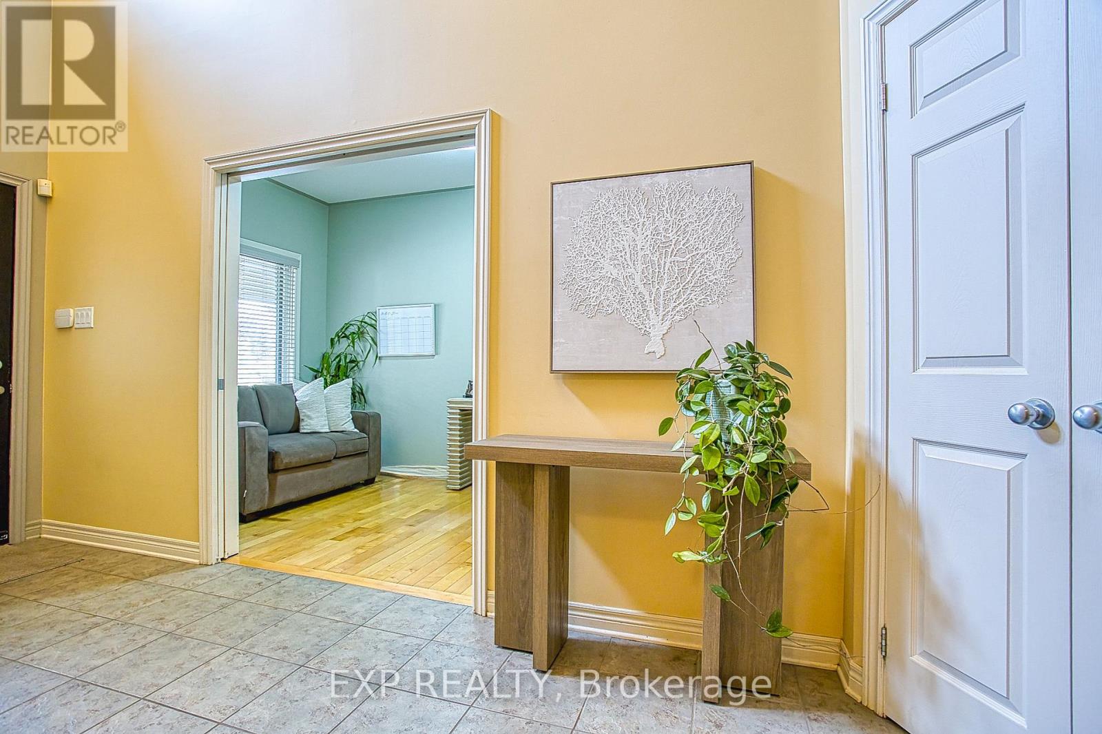 Photo 7 of 2362 Walker Court, Niagara Falls ON