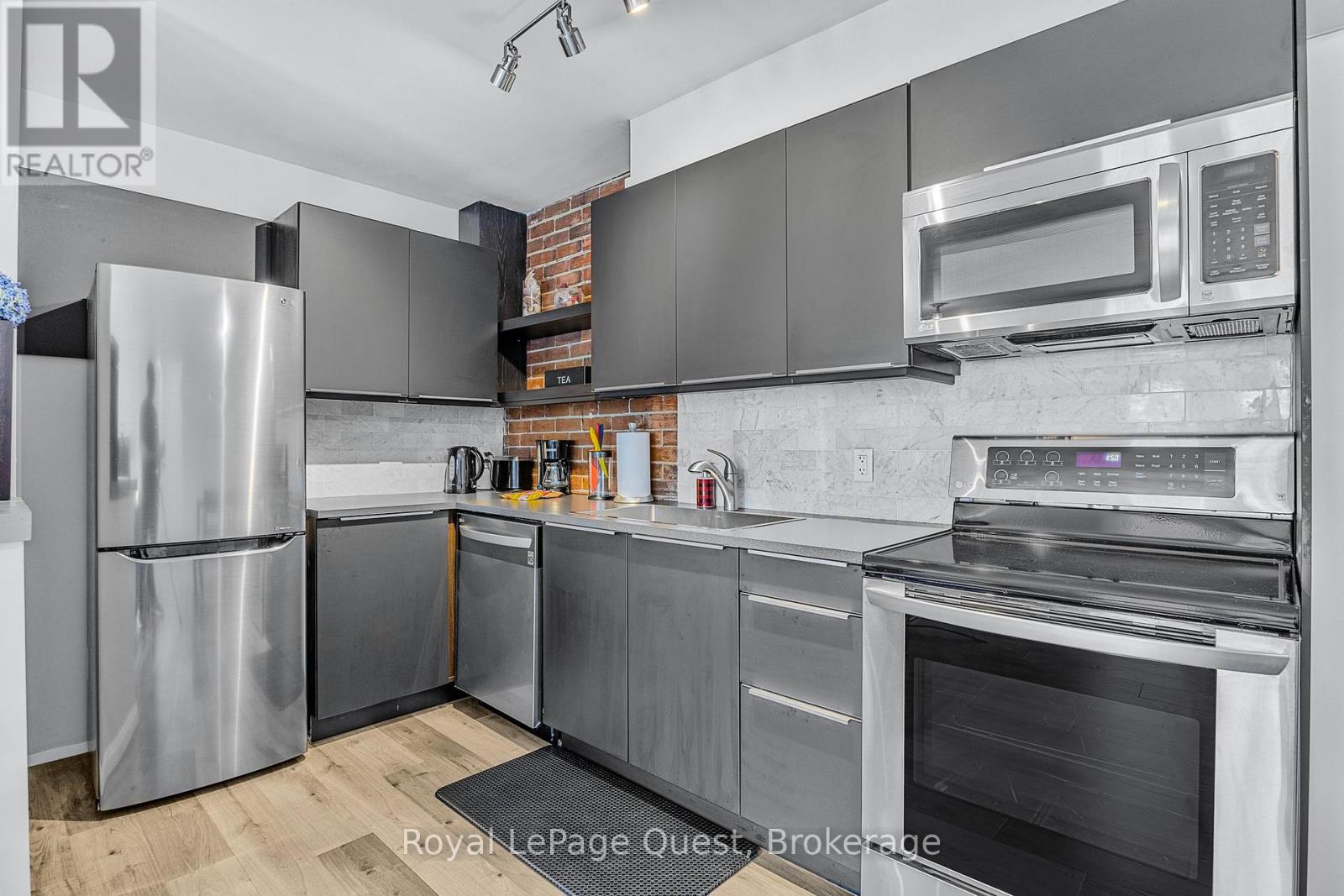 Photo 18 of 214 Mississaga Street W, Orillia ON