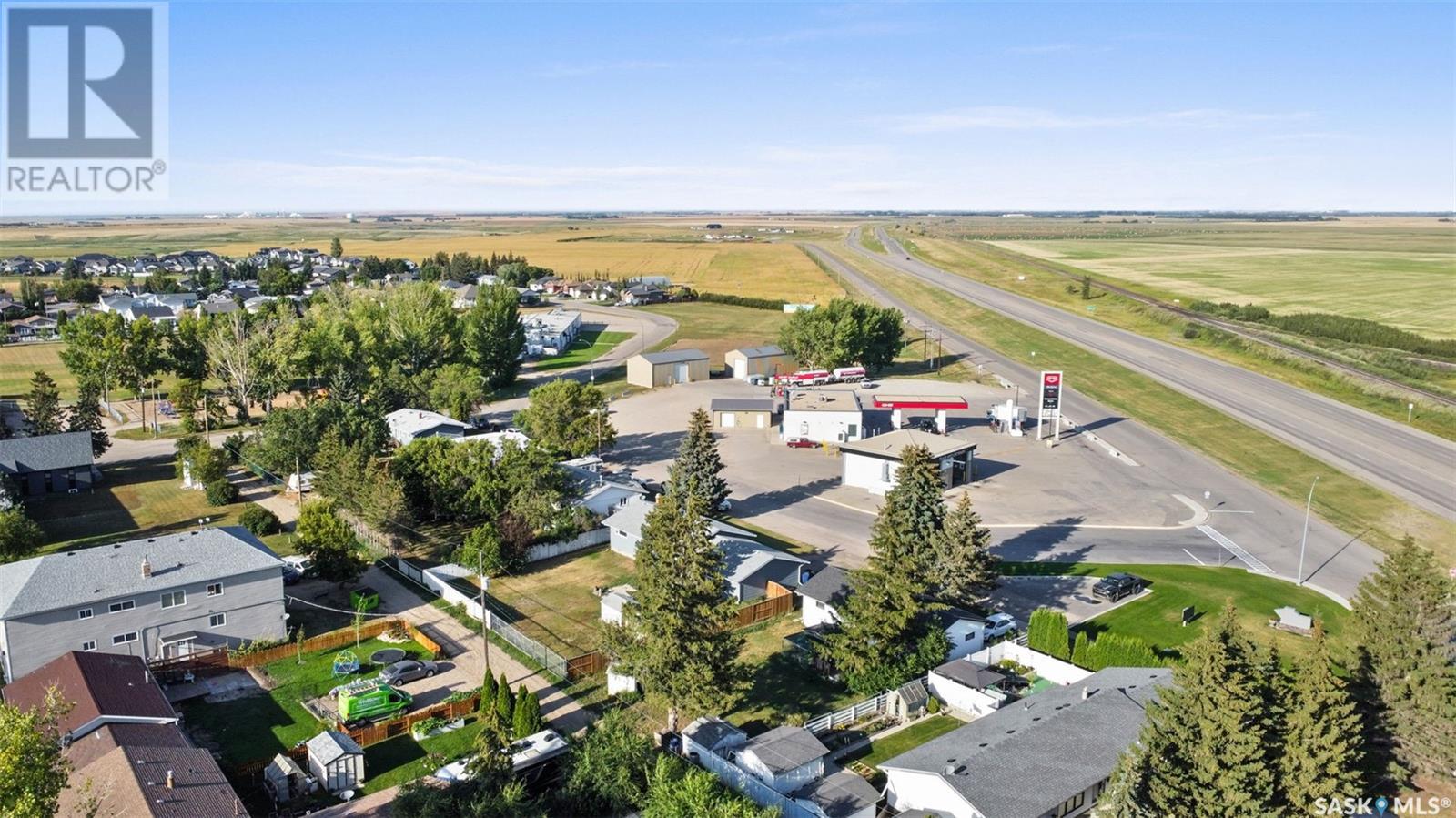 Photo 33 of 410 412 3rd Street E, Delisle SK