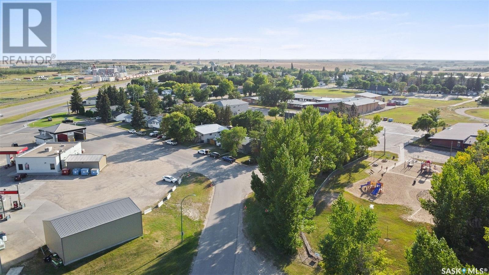 Photo 37 of 410 412 3rd Street E, Delisle SK