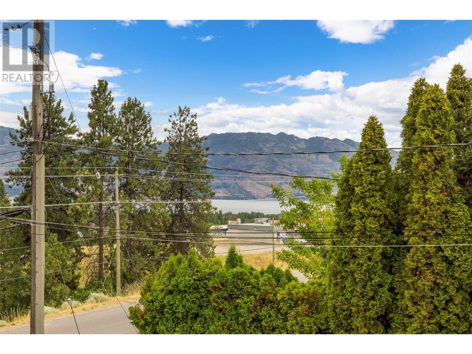  2090 Shamrock Drive, West Kelowna