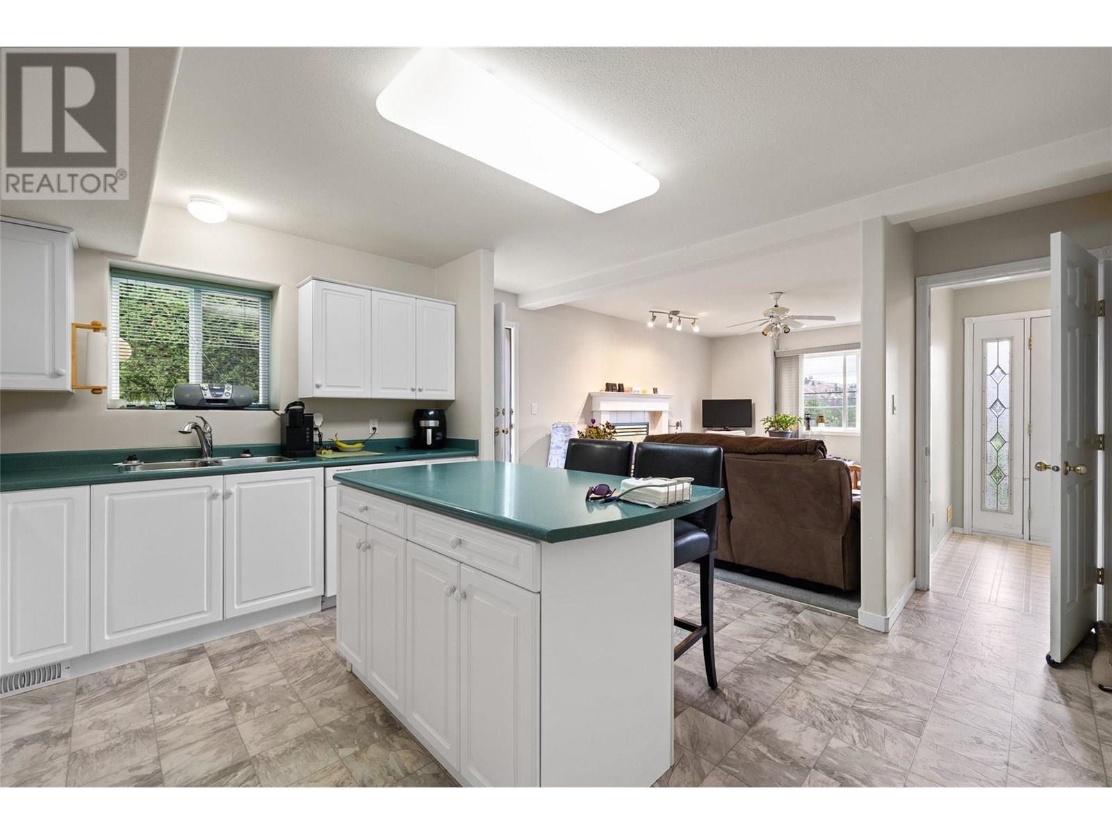  2090 Shamrock Drive, West Kelowna