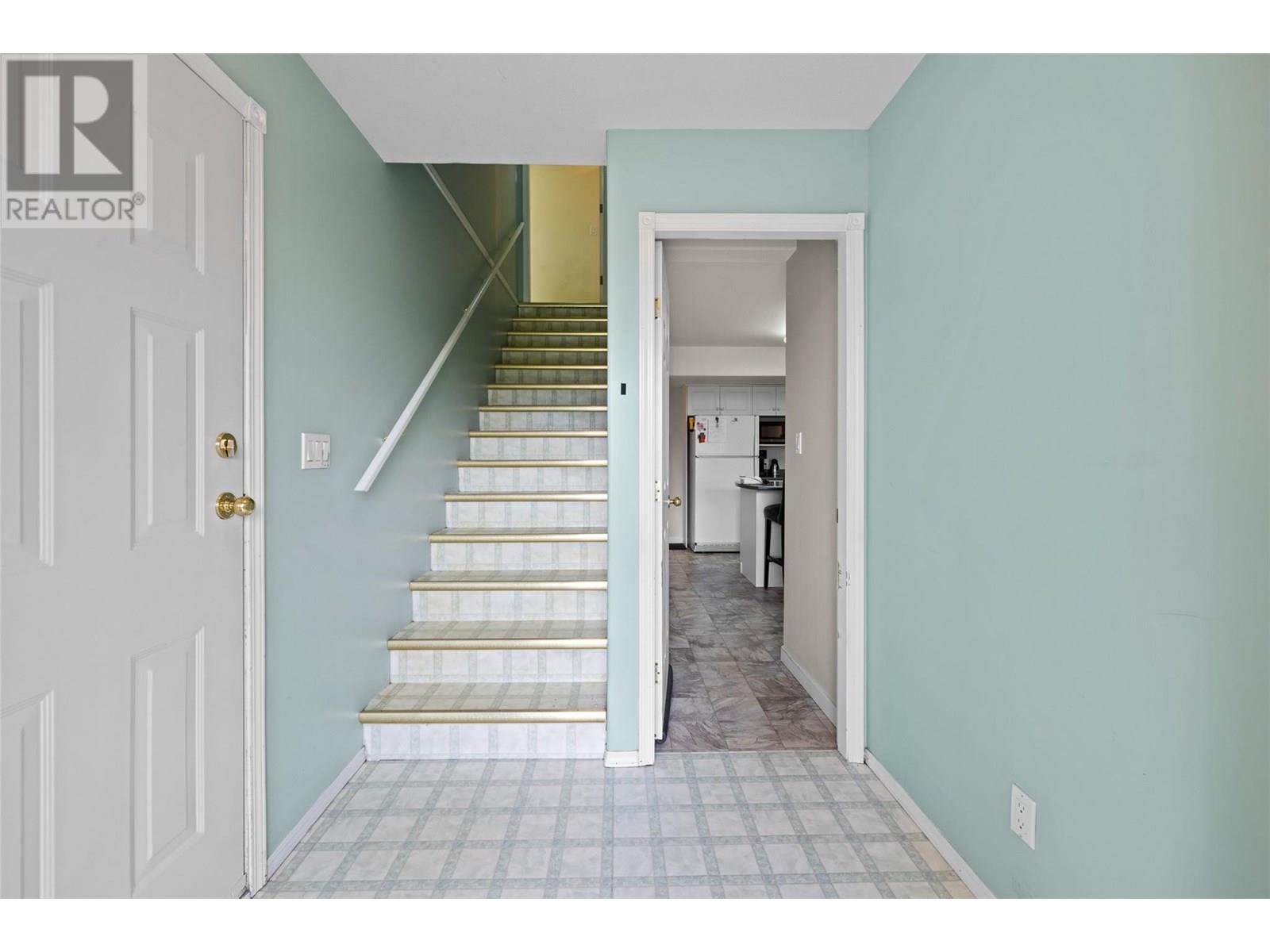  2090 Shamrock Drive, West Kelowna