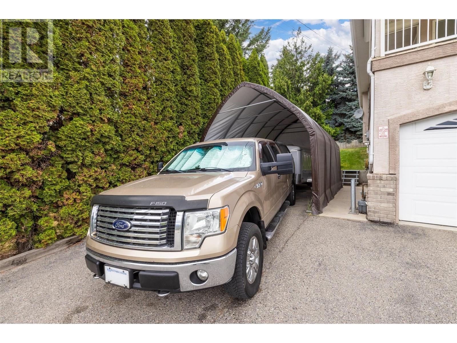  2090 Shamrock Drive, West Kelowna