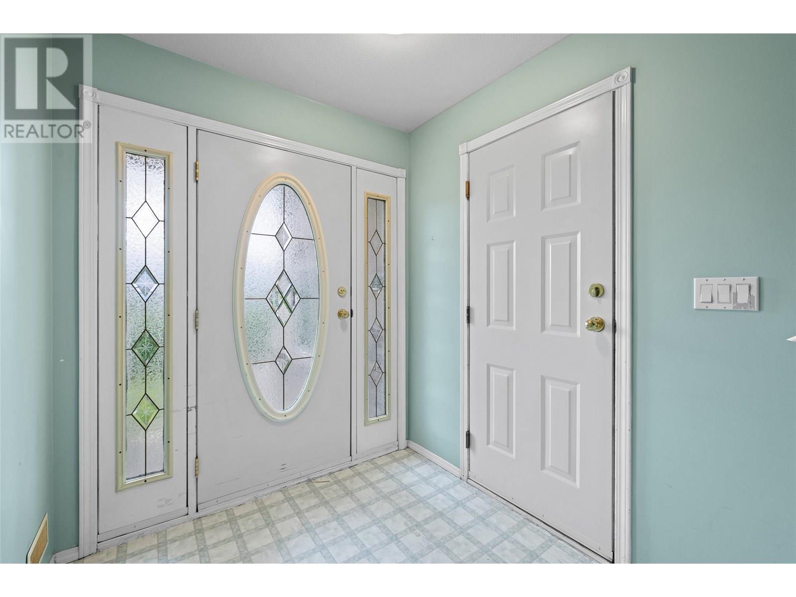  2090 Shamrock Drive, West Kelowna