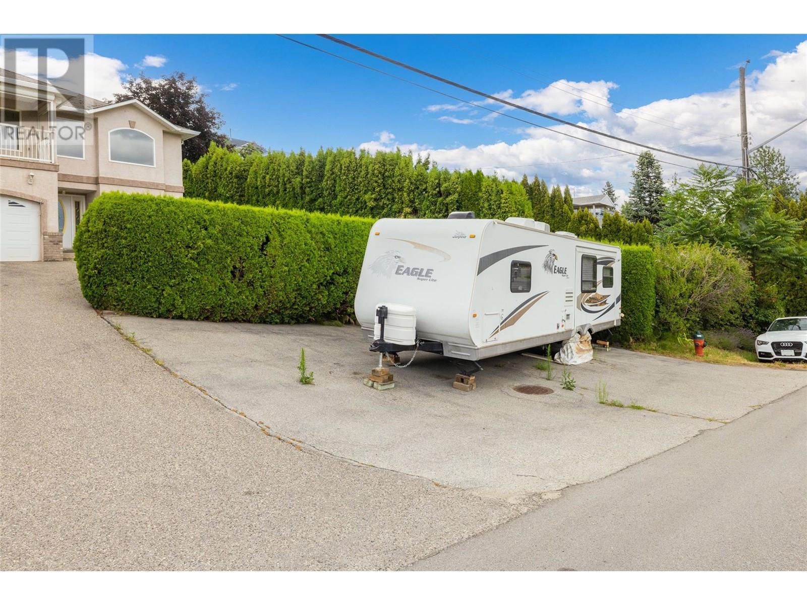  2090 Shamrock Drive, West Kelowna