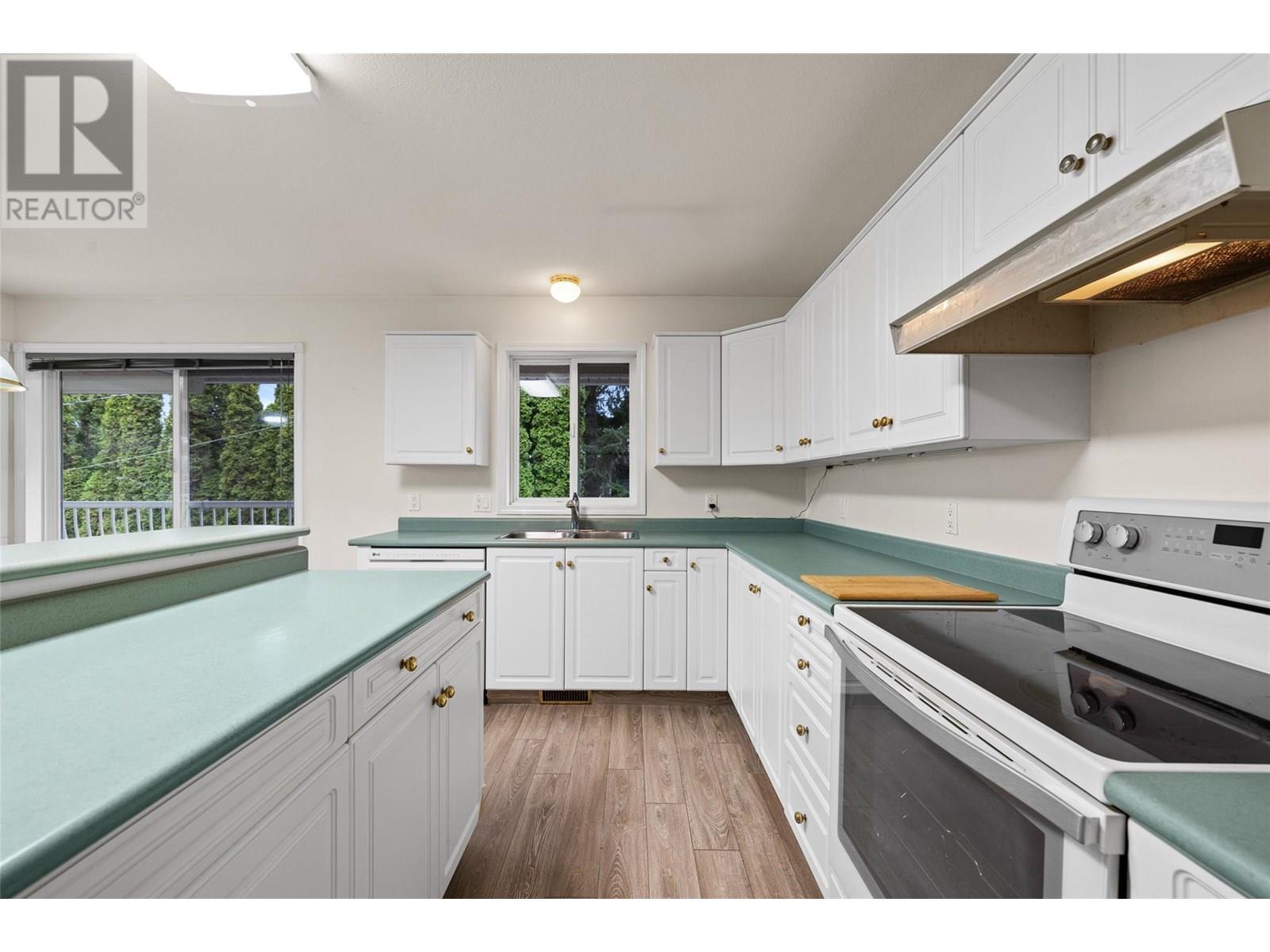  2090 Shamrock Drive, West Kelowna