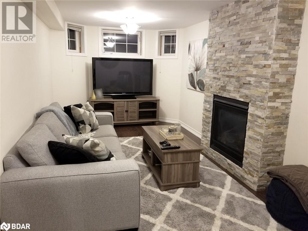 Photo 11 of 76 Holly Meadow Road, Barrie ON