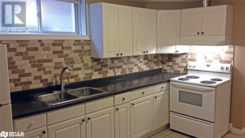Photo 12 of 76 Holly Meadow Road, Barrie ON