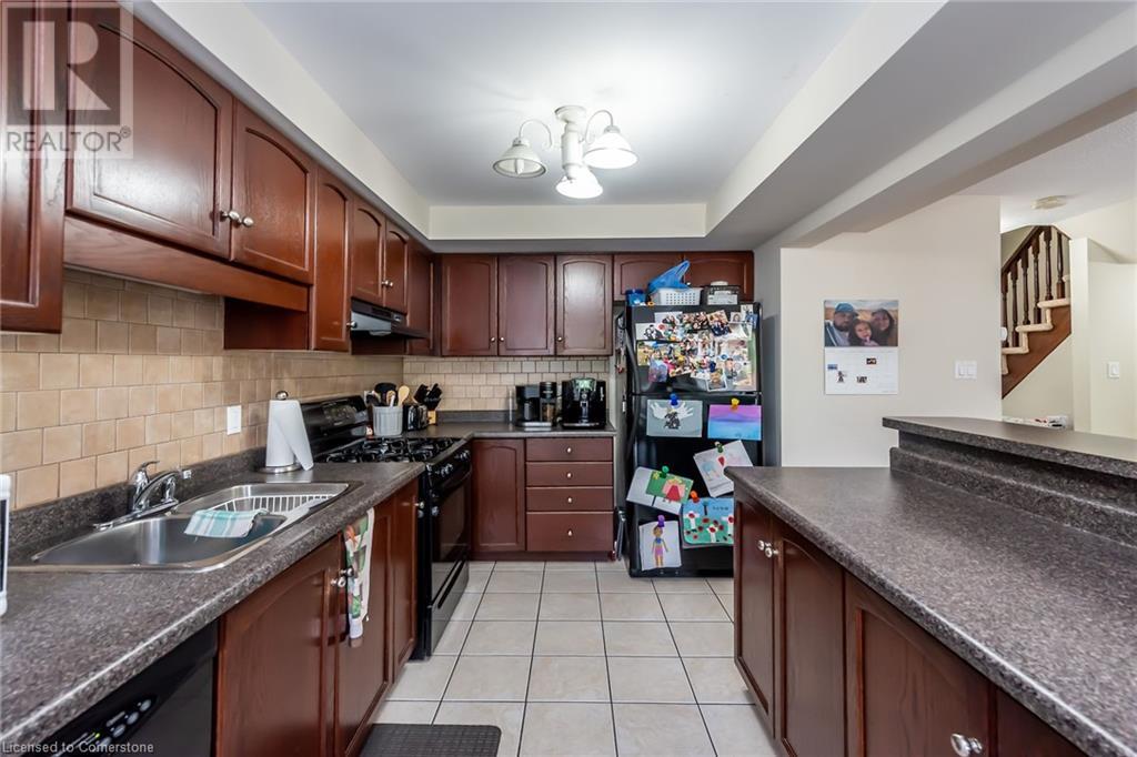 Photo 12 of 34 Elderberry Avenue, Grimsby ON