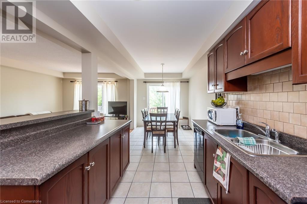 Photo 14 of 34 Elderberry Avenue, Grimsby ON