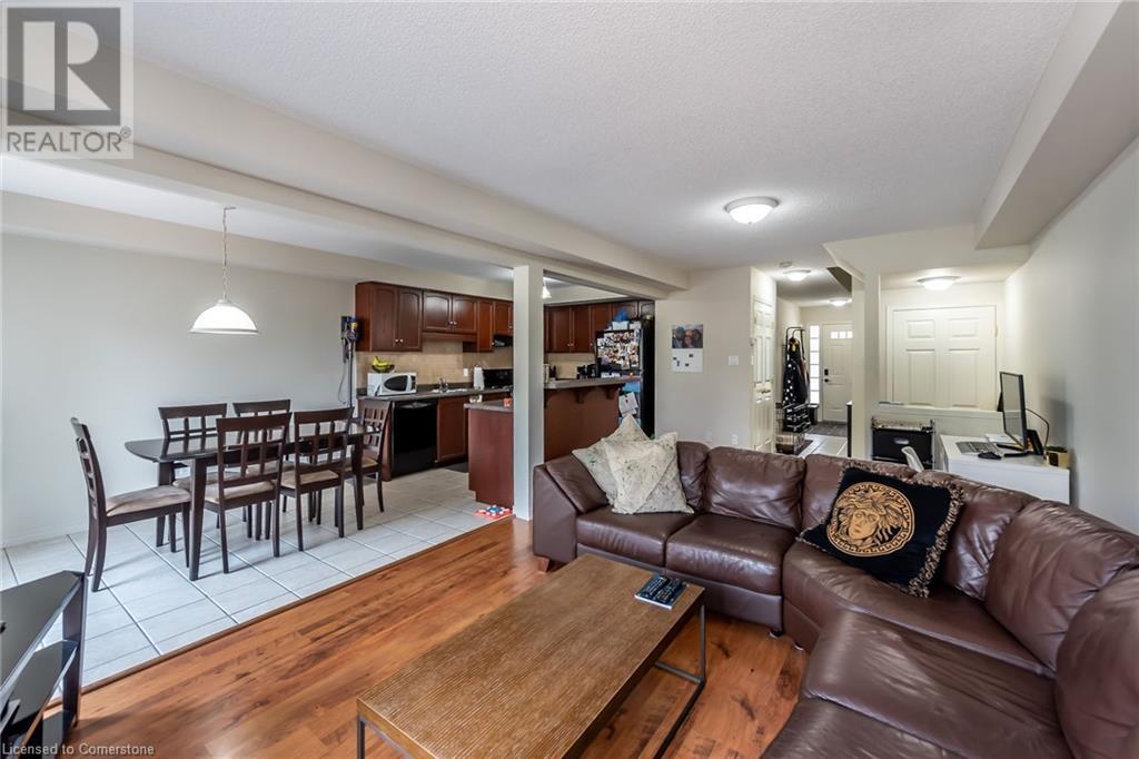 Photo 20 of 34 Elderberry Avenue, Grimsby ON