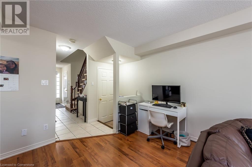 Photo 21 of 34 Elderberry Avenue, Grimsby ON