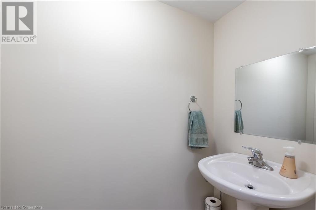 Photo 25 of 34 Elderberry Avenue, Grimsby ON