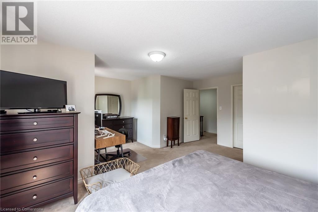 Photo 28 of 34 Elderberry Avenue, Grimsby ON