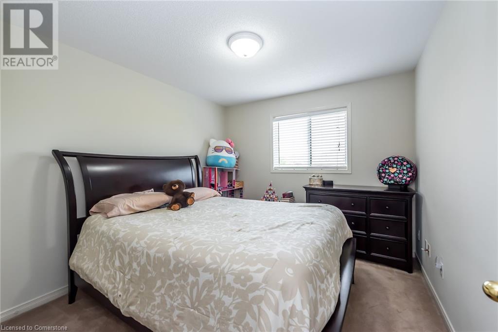 Photo 32 of 34 Elderberry Avenue, Grimsby ON