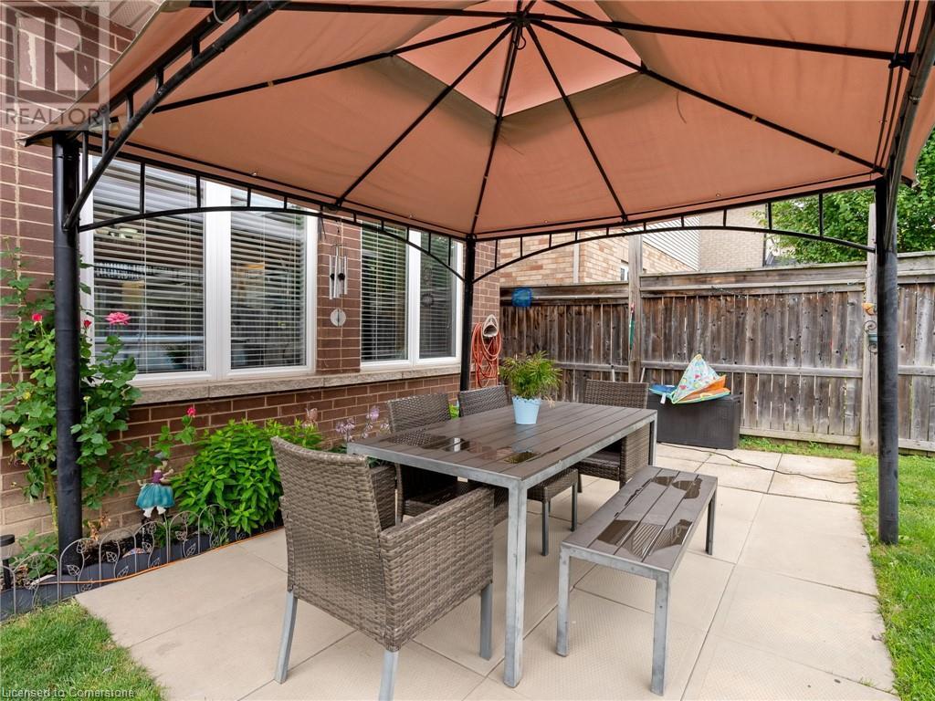 Photo 31 of 52 Arrowhead Drive, Hamilton ON