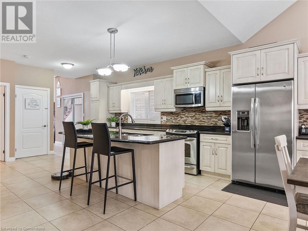 Photo 7 of 52 Arrowhead Drive, Hamilton ON