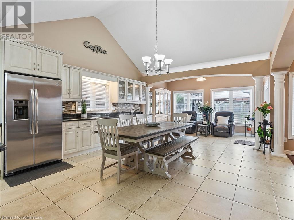 Photo 8 of 52 Arrowhead Drive, Hamilton ON