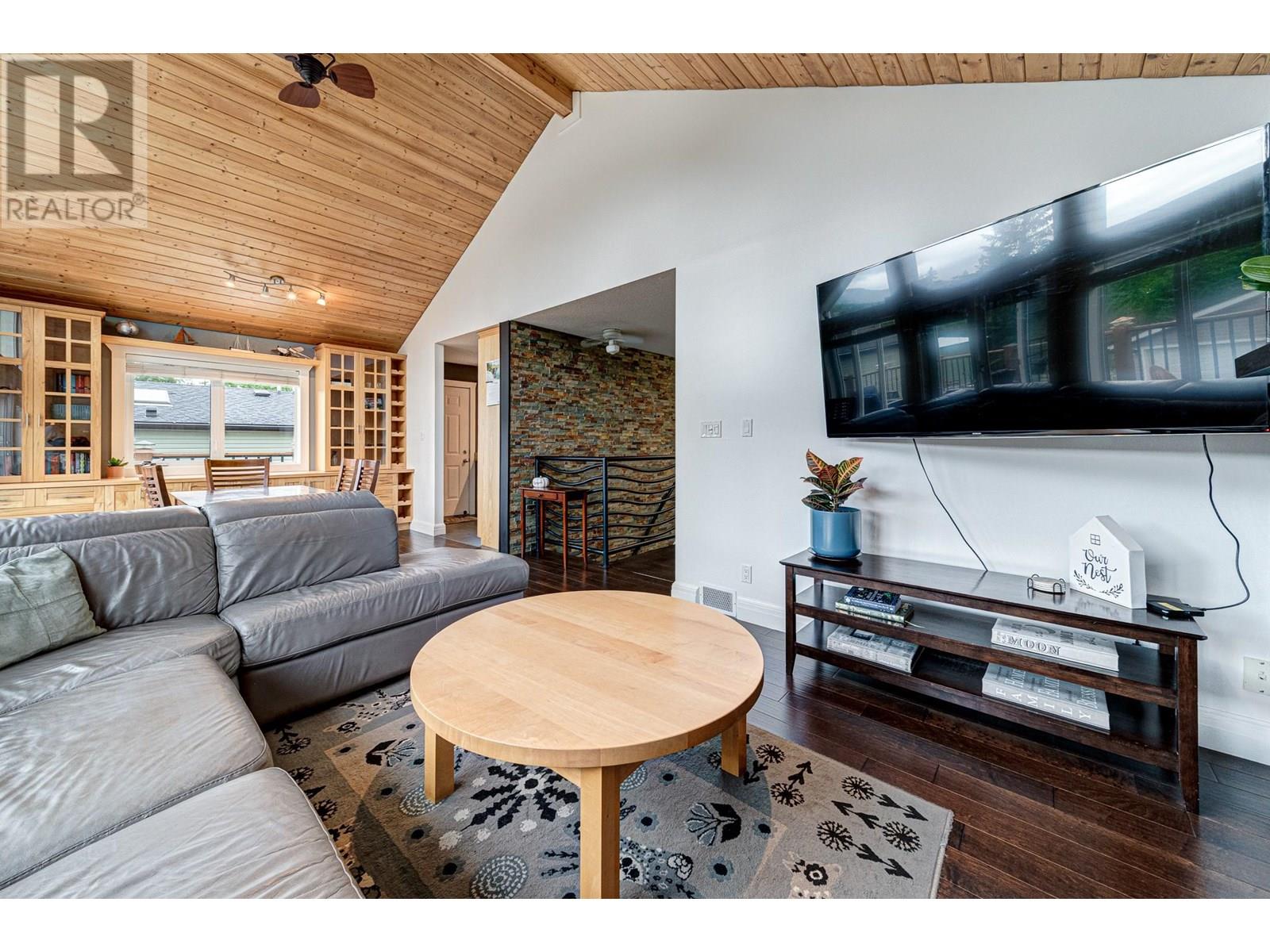 Photo 15 of 48 Darby Crescent, Elkford BC