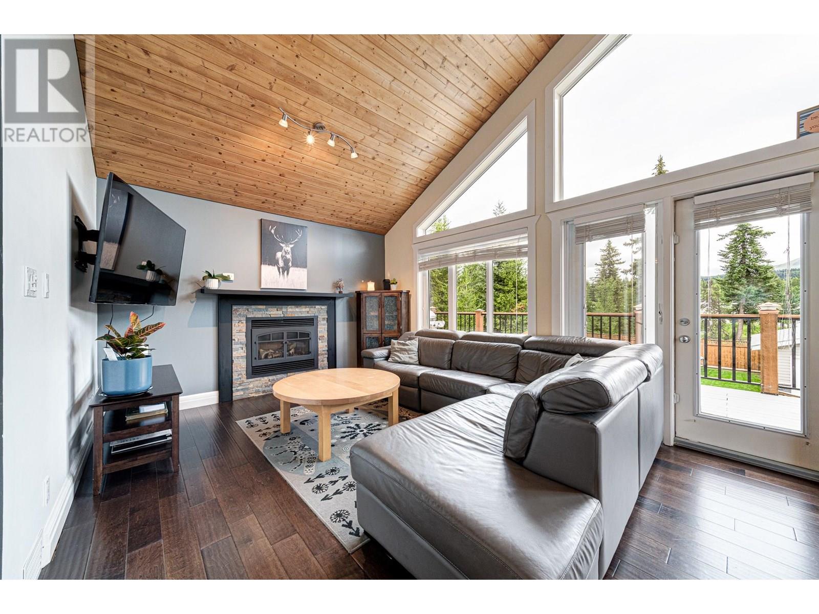 Photo 11 of 48 Darby Crescent, Elkford BC
