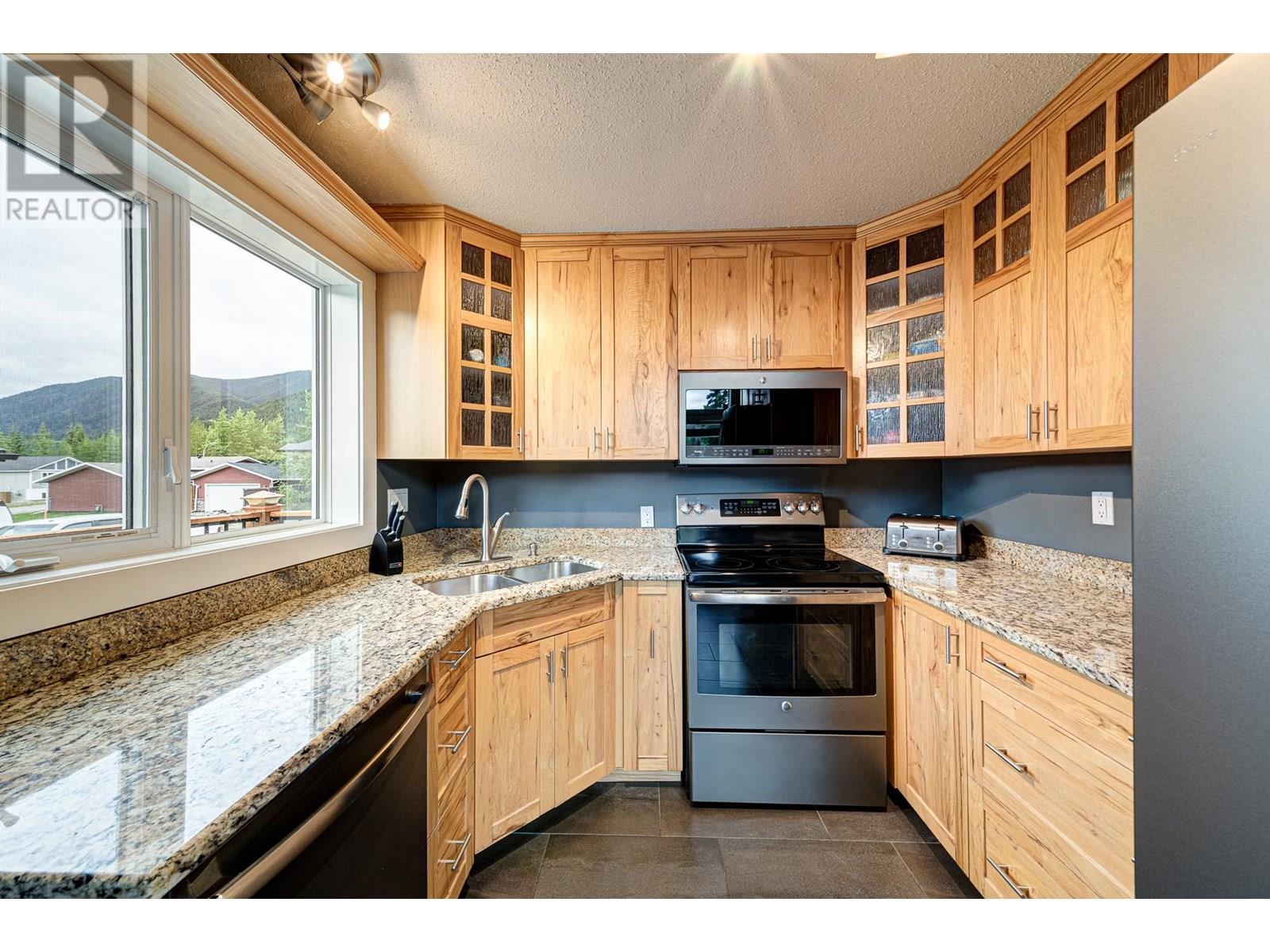 Photo 5 of 48 Darby Crescent, Elkford BC