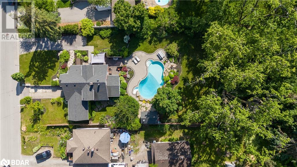 Photo 2 of 36 Dalton Street, Barrie ON