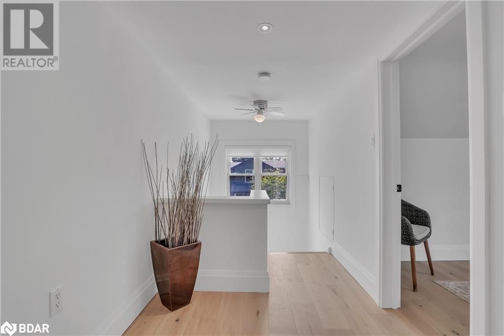 Photo 25 of 36 Dalton Street, Barrie ON
