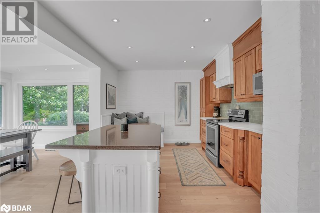 Photo 10 of 36 Dalton Street, Barrie ON