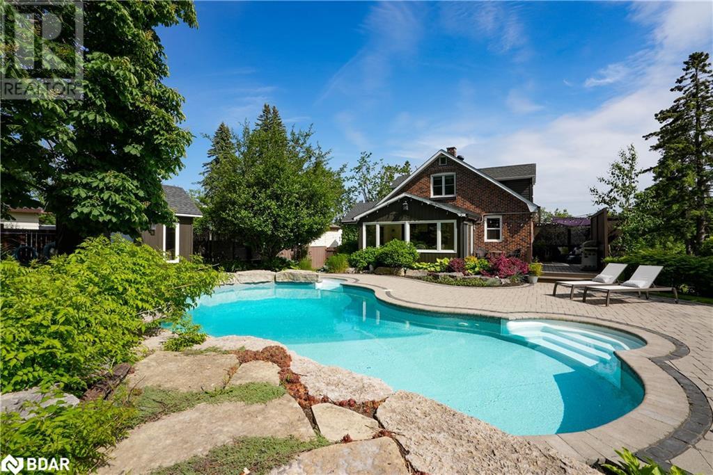 Photo 40 of 36 Dalton Street, Barrie ON