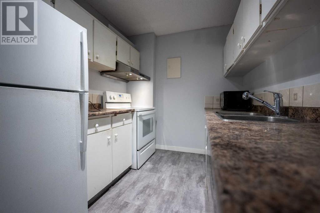 Single Family House for Sale in   Dalton Drive NW Dalhousie Calgary 