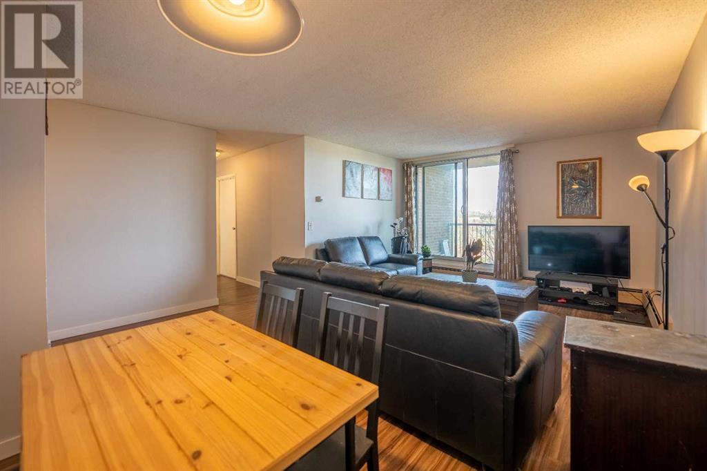 Single Family House for Sale in   Dalton Drive NW Dalhousie Calgary 