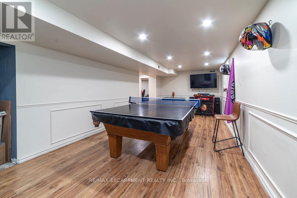 Photo 22 of 9 Bing Crescent, Hamilton ON
